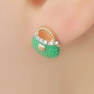 Bag & Heel Stud Earrings Green. New